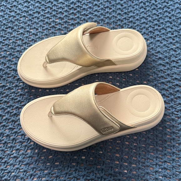 FitFlop Women's F-Mode Go Adjustable Toe-Post Sandal - Picture 2 of 11